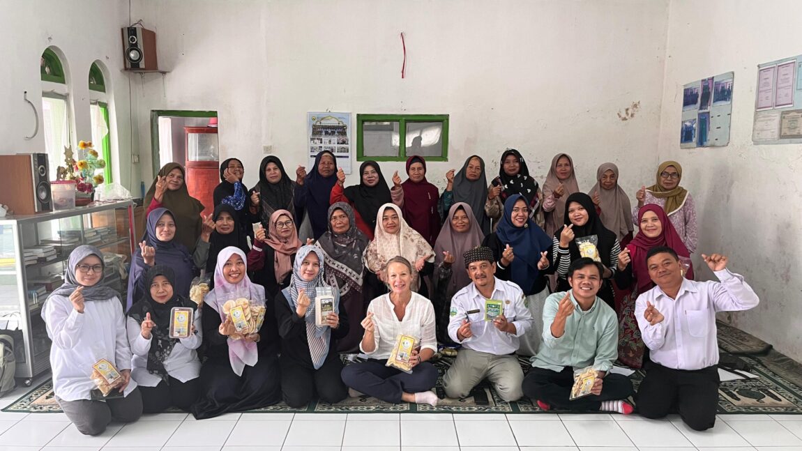 “I Saw What They Could Do, And I Joined Them!”  – Building the Skills of Female-Led Farmer Groups in Indonesia